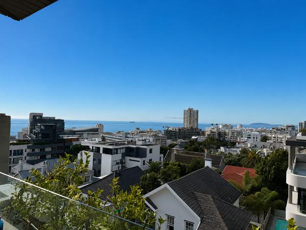 Apartment / Flat For Sale in Fresnaye, Cape Town